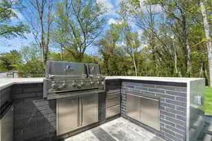 5 N Hills Rd, East Norwich, NY 11732 - Photo 7