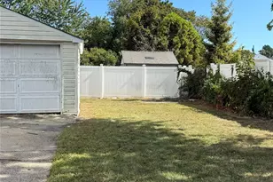 49 Noble St, North Babylon, NY 11703 - Photo 5