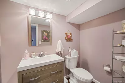 386 33rd Street, Lindenhurst, NY 11757 - Photo 15