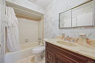 11 Gazebo Ln, Holtsville, NY 11742 - Photo 23