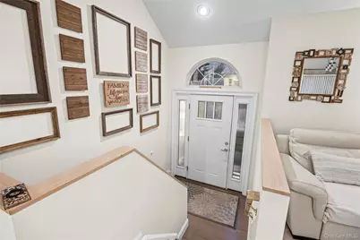 45 Jackson Street, East Islip, NY 11730 - Photo 9