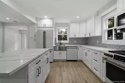 17 Tatterson Street, Roslyn, NY 11576 - Photo 15