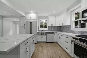 17 Tatterson St, Roslyn, NY 11576 - Photo 15