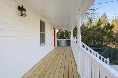 17 Tatterson Street, Roslyn, NY 11576 - Photo 7