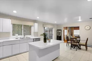 47 Berkshire Rd, Great Neck, NY 11023 - Photo 19