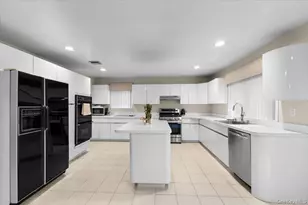 47 Berkshire Rd, Great Neck, NY 11023 - Photo 21