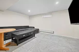 239-38 147th Dr, Rosedale, NY 11422 - Photo 15