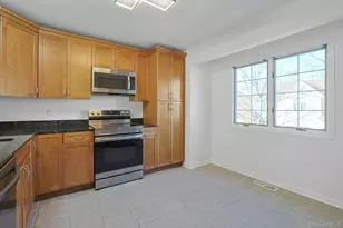 3803 Victoria Dr, Mount Kisco, NY 10549 - Photo 7