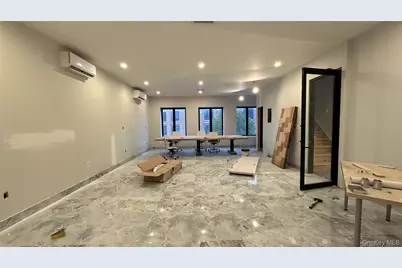 1521 E New York Avenue, Brooklyn, NY 11212 - Photo 3