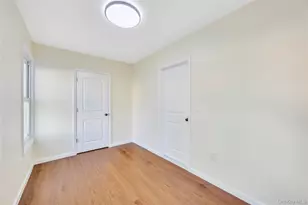 100-35 204th St, Hollis, NY 11423 - Photo 13