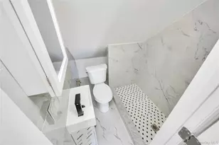 100-35 204th St, Hollis, NY 11423 - Photo 27