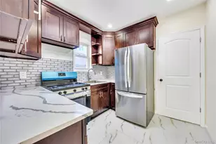 100-35 204th St, Hollis, NY 11423 - Photo 7