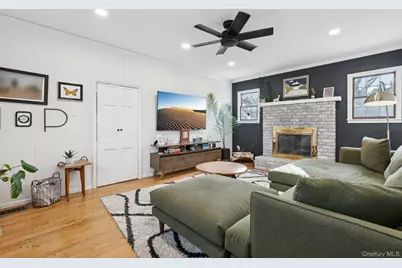 12 Gail Court, Kings Park, NY 11754 - Photo 3