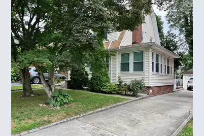 21 Nassau Road, Great Neck, NY 11021 - Photo 9