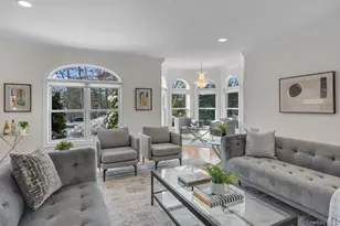 7 Pitch Pine Ct, Northport, NY 11768 - Photo 9