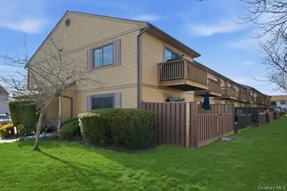 100 Daly Boulevard #1402, Oceanside, NY 11572 - Photo 3