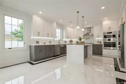 17 East Avenue, Hicksville, NY 11801 - Photo 3