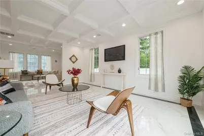 17 East Avenue, Hicksville, NY 11801 - Photo 7