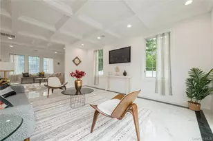 17 East Ave, Hicksville, NY 11801 - Photo 7