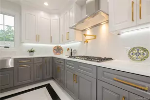 17 East Ave, Hicksville, NY 11801 - Photo 5