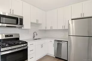 8 Dogwood Ct, Selden, NY 11784 - Photo 21