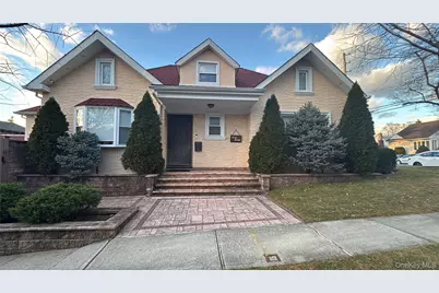 4020 249th Street, Little Neck, NY 11363 - Photo 3