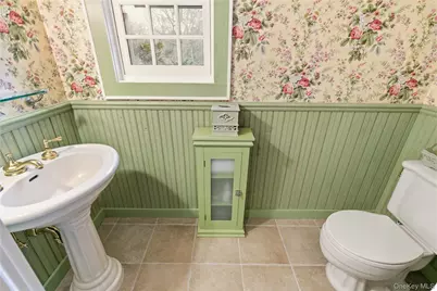 104 Fort Hill Road, Huntington, NY 11743 - Photo 17