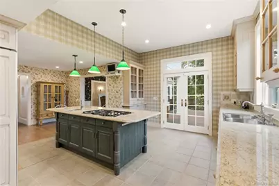 104 Fort Hill Road, Huntington, NY 11743 - Photo 9