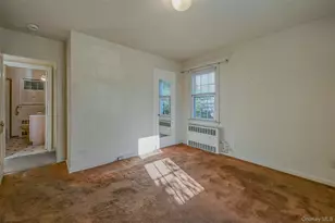 11 Doxsee Pl, Islip, NY 11751 - Photo 7