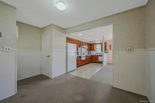 11 Doxsee Pl, Islip, NY 11751 - Photo 9