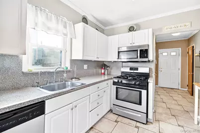 49 Cleveland Street, White Plains, NY 10606 - Photo 17