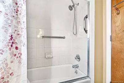 49 Cleveland Street, White Plains, NY 10606 - Photo 29