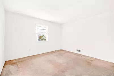 10 Sciortino Place, White Plains, NY 10607 - Photo 23