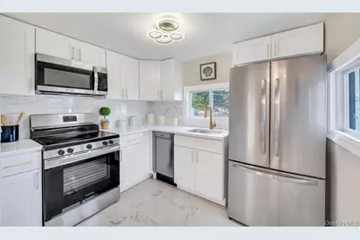 42 Gates Avenue, Brentwood, NY 11717 - Photo 7