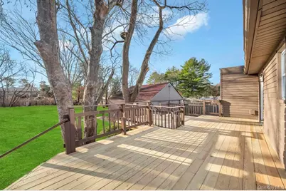 42 Gates Avenue, Brentwood, NY 11717 - Photo 23