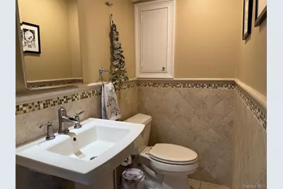 33 Central Avenue, Amityville, NY 11701 - Photo 13