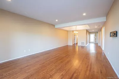 97 Windwatch Drive, Hauppauge, NY 11788 - Photo 19