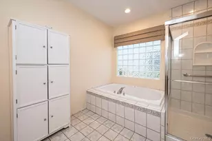 97 Windwatch Dr, Hauppauge, NY 11788 - Photo 25