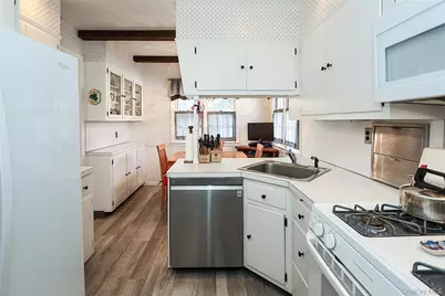 71 Beechwood Avenue, Manhasset, NY 11030 - Photo 17