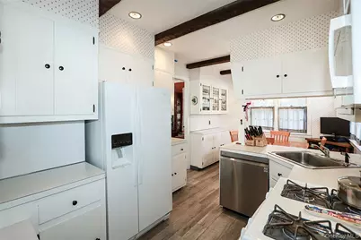 71 Beechwood Avenue, Manhasset, NY 11030 - Photo 13