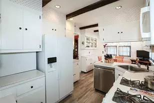 71 Beechwood Ave, Manhasset, NY 11030 - Photo 13