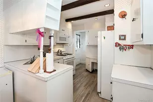 71 Beechwood Ave, Manhasset, NY 11030 - Photo 15