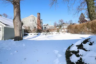 71 Beechwood Avenue, Manhasset, NY 11030 - Photo 35