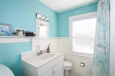 71 Beechwood Avenue, Manhasset, NY 11030 - Photo 23