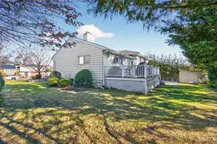 1 Peppermill Rd, Roslyn, NY 11576 - Photo 25