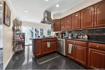 1 Peppermill Road, Roslyn, NY 11576 - Photo 11