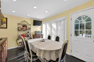 1 Peppermill Rd, Roslyn, NY 11576 - Photo 13