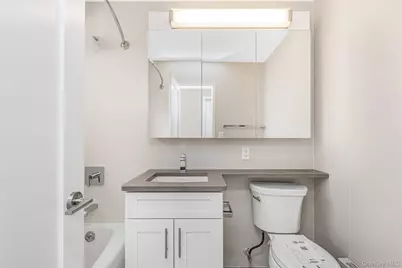 3333 Henry Hudson Parkway #5S, Bronx, NY 10463 - Photo 9