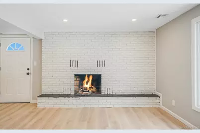 104 Harrisburg Street, Bay Shore, NY 11706 - Photo 19