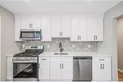 104 Harrisburg Street, Bay Shore, NY 11706 - Photo 5